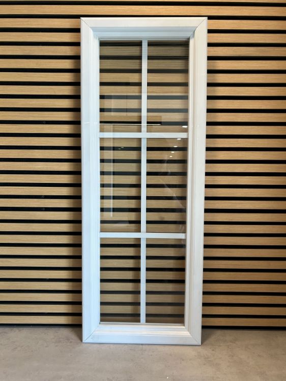 Image de Fenêtre en PVC- couleur Blanc avec carrelage blanc