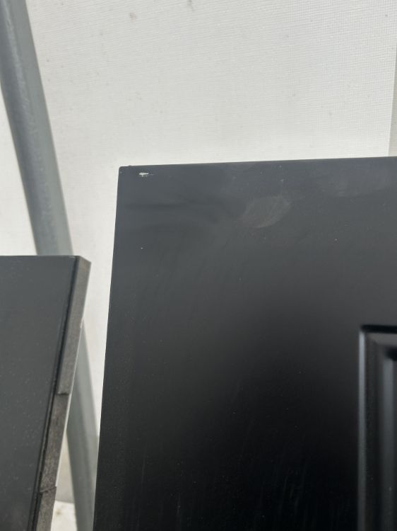 Image de Porte - (Noir/Intérieur blanc)